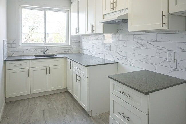 630 Cummings Ave in Ottawa, ON - Building Photo - Building Photo