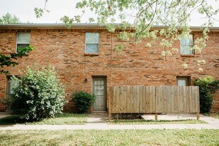 124 Ballygar St, Unit E in Clarksville, TN - Building Photo