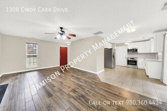 1308 Cindy Carr Dr in Matthews, NC - Building Photo - Building Photo