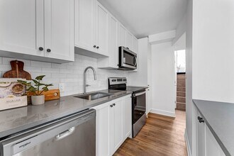 153 Sanford Ave in Ottawa, ON - Building Photo - Building Photo