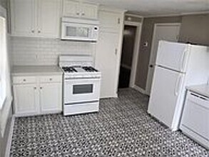 August Move In! Updated 1 bed/1 bath in Br in Bryan, TX - Building Photo - Building Photo