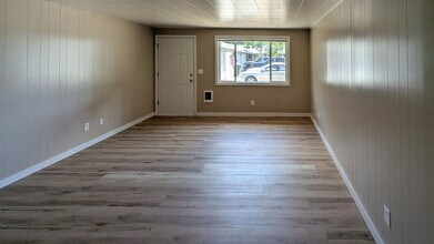 1832-1842 Lancaster Dr SE in Salem, OR - Building Photo - Building Photo