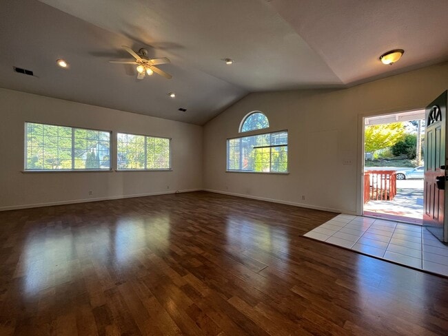 1146 Vista Dr in Eureka, CA - Building Photo - Building Photo