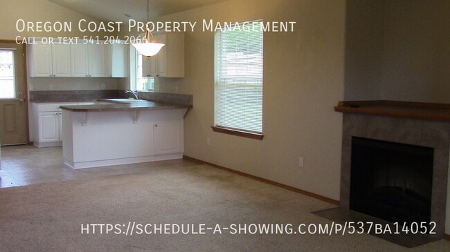 350 N Ocean Ave in Rockaway Beach, OR - Building Photo - Building Photo