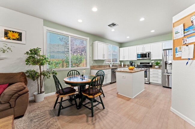 26 Bridgeford Ct in Roseville, CA - Building Photo - Building Photo