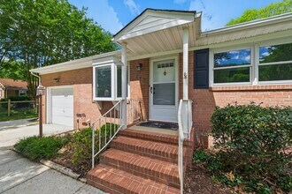 173 Emmaus Rd in Poquoson, VA - Building Photo - Building Photo