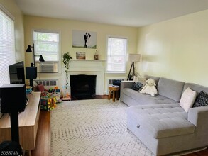 274 Woodland Ave in Summit, NJ - Building Photo - Building Photo