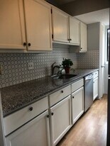 42 Mallard Dr, Unit 42 Mallard Drive in Avon, CT - Building Photo