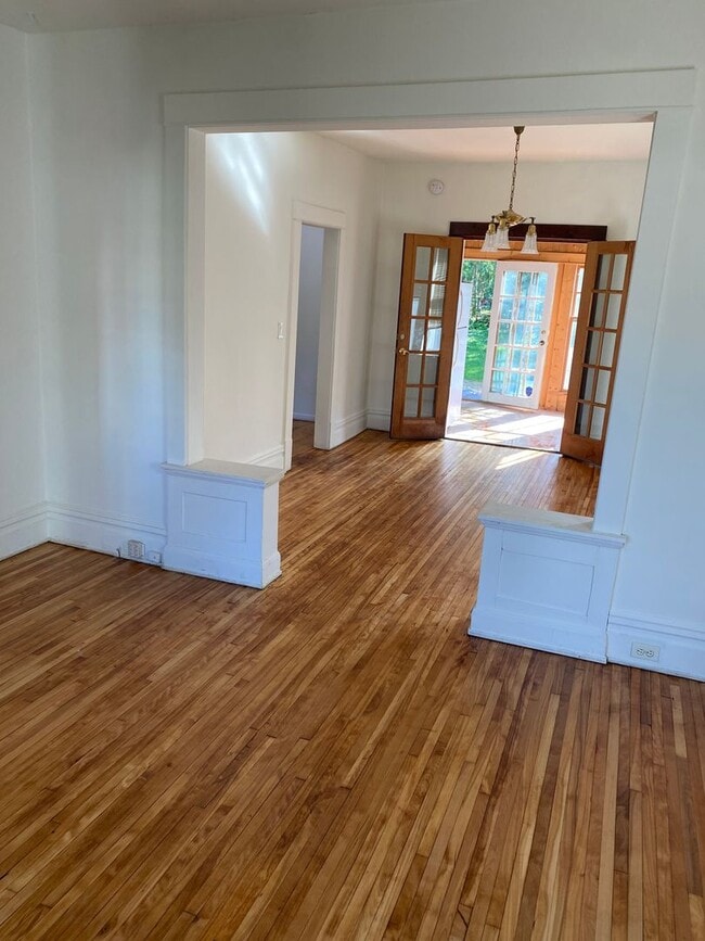 1090 13th Ave SE in Minneapolis, MN - Building Photo - Building Photo