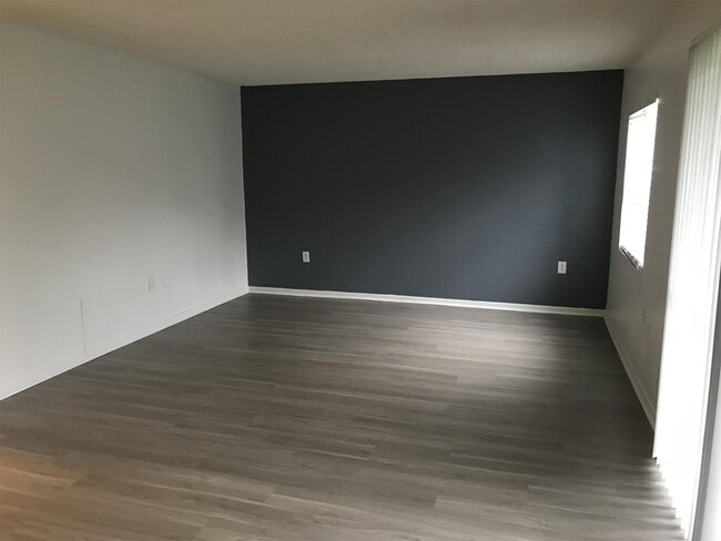 2501 N Alafaya Trail in Orlando, FL - Building Photo - Building Photo