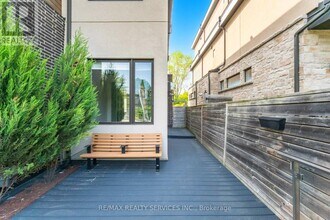 685 Montbeck Crescent in Mississauga, ON - Building Photo - Building Photo