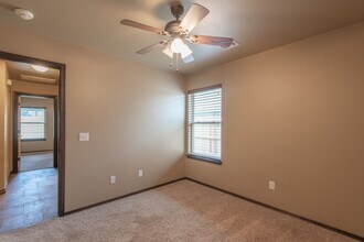 701 Lindsey Ln in Moore, OK - Building Photo - Building Photo