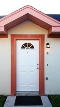 1900 W Douglas St, Unit # 4 in Pharr, TX - Building Photo - Building Photo