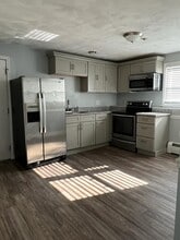 422 Smithfield Ave in Pawtucket, RI - Building Photo - Building Photo