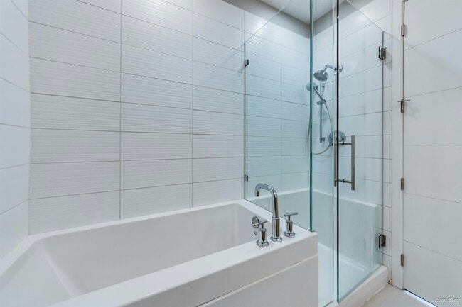 260 Salter St in New Westminster, BC - Building Photo - Building Photo