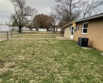 419 W 5th St in Pittsburg, KS - Foto de edificio - Building Photo