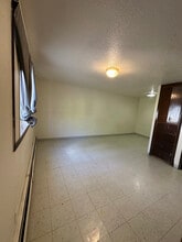 320 Oak Ave N in Thief River Falls, MN - Building Photo - Building Photo