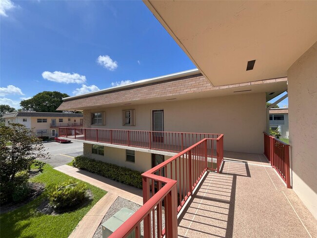 property at 212 Oxford 400