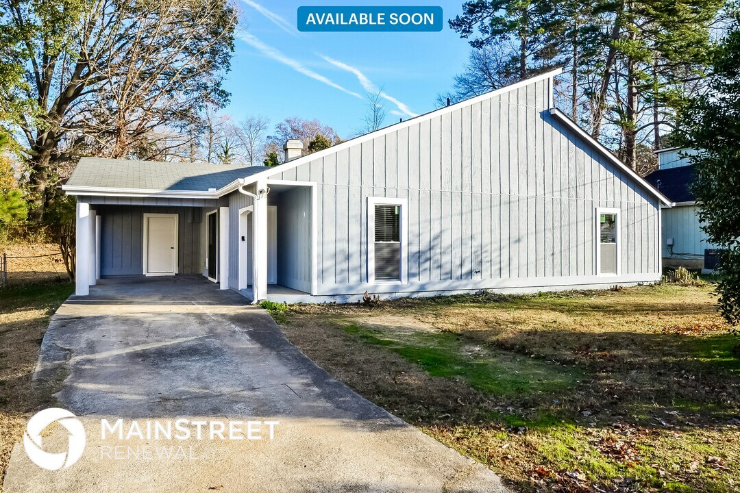 5720 Twain Dr in Ellenwood, GA - Building Photo