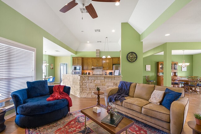 471 Double File Trce in Liberty Hill, TX - Building Photo - Building Photo