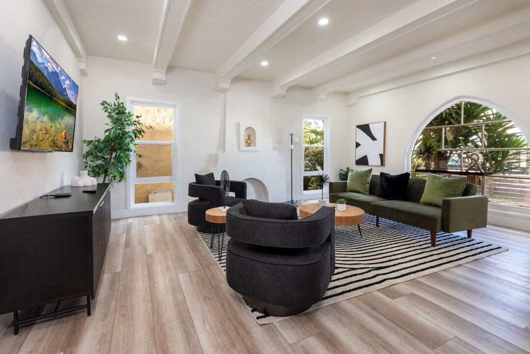 8838 Alcott St-Unit -ID1042768P in Los Angeles, CA - Foto de edificio