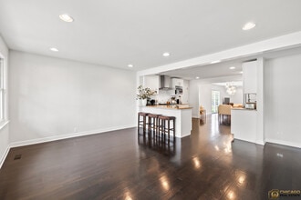 204 E Dickens Ave in Northlake, IL - Building Photo - Building Photo