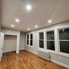 203 Custer Ave in Jersey City, NJ - Building Photo - Building Photo