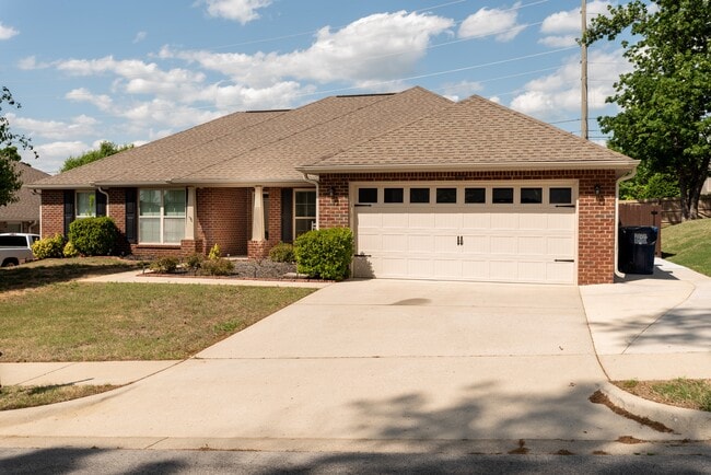 2805 Slate Dr SW