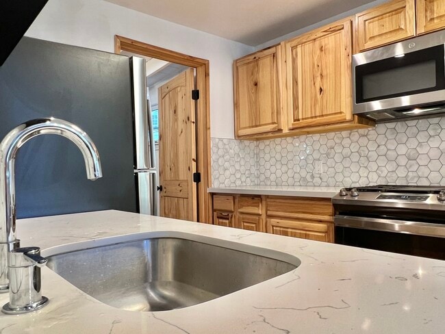 838 Lakeview Ln in Lake Arrowhead, CA - Building Photo - Building Photo