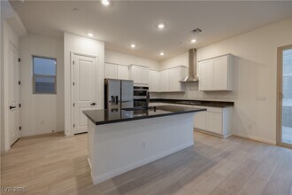 119 Silver Run Ln in Las Vegas, NV - Building Photo - Building Photo