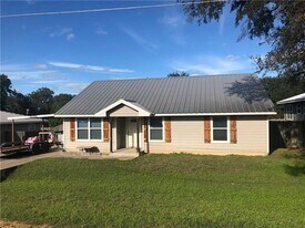 805 Clay St in Glen Rose, TX - Building Photo