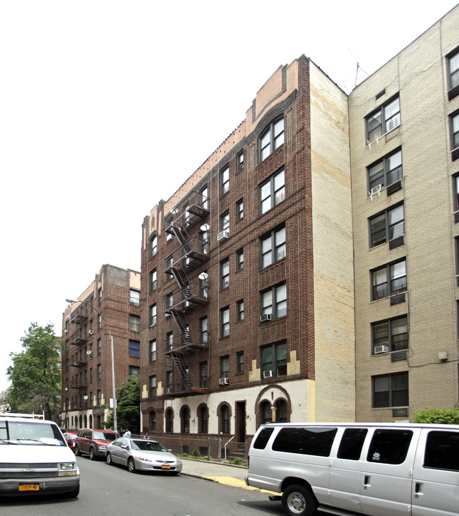 125 E 18th St in Brooklyn, NY - Building Photo - Building Photo