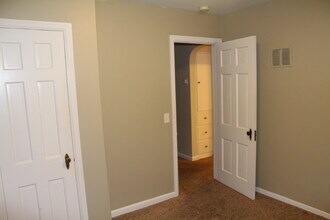 1519 Baker Dr in Kalamazoo, MI - Building Photo - Building Photo