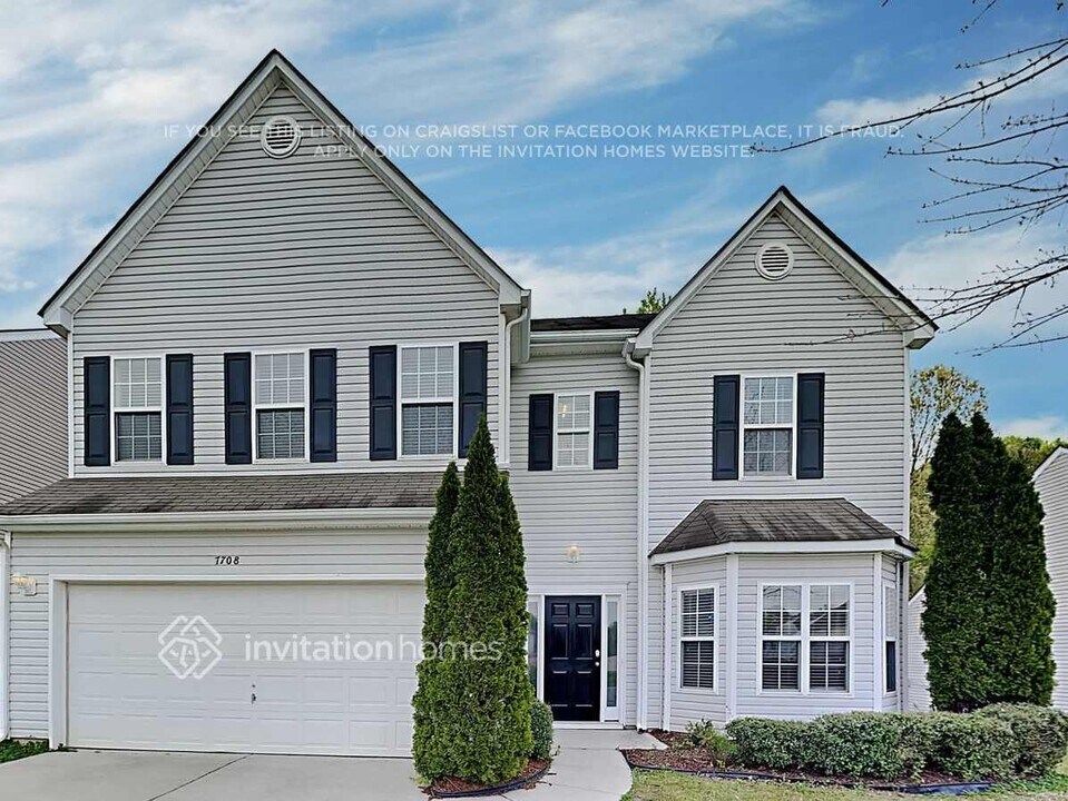 7708 Deluca Dr in Charlotte, NC - Building Photo