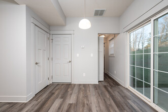 Wick Lifestyle Apartments in Bloomington, IN - Building Photo - Interior Photo