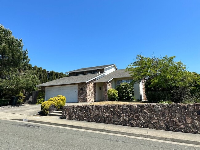 property at 512 Baylor Ct