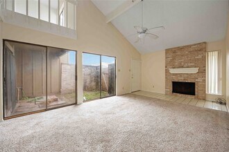 12033 Bob White Dr in Houston, TX - Building Photo - Building Photo