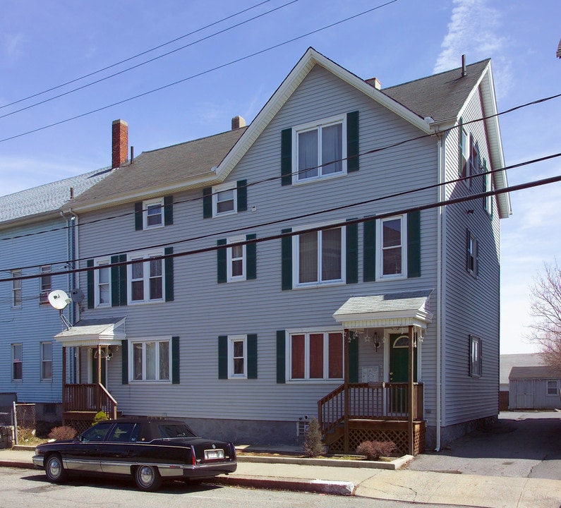 96 Kilburn St in Fall River, MA - Building Photo