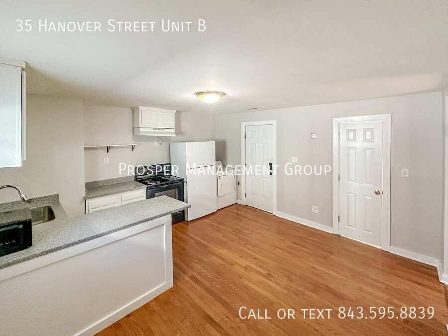 35 Hanover St in Charleston, SC - Building Photo