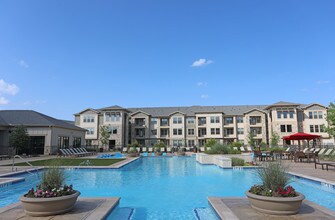 SoCo at Tower Point in College Station, TX - Foto de edificio - Building Photo