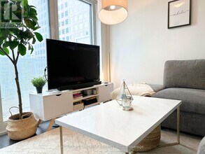 88 Harbour St in Toronto, ON - Building Photo - Building Photo