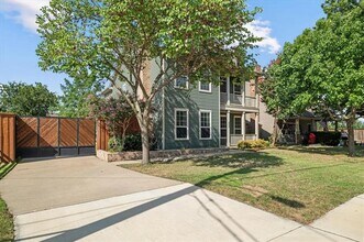 220 Lamar St in Roanoke, TX - Building Photo - Building Photo