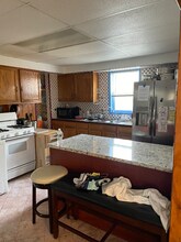 13 Cottage St, Unit 1 in Worcester, MA - Building Photo - Building Photo