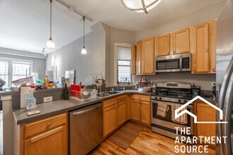 2430 N Marshfield Ave in Chicago, IL - Building Photo - Building Photo