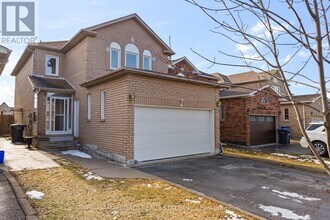 67 Blue Bonnet Dr in Brampton, ON - Building Photo - Building Photo