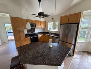 2110 Kaneka St in Lihue, HI - Building Photo - Building Photo