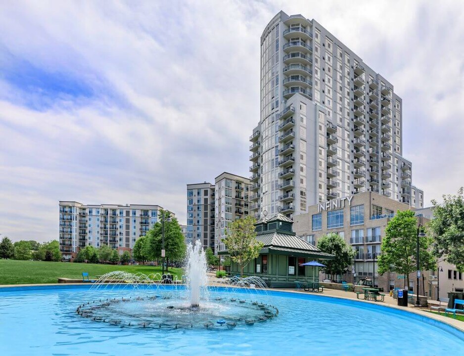 Infinity Harbor Point in Stamford, CT - Foto de edificio