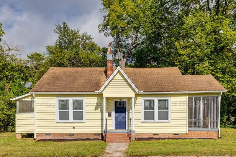 103 Walker St in Chester, SC - Foto de edificio