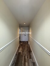 103 Claybourne St, Unit 1 in Boston, MA - Foto de edificio - Building Photo