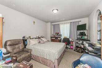 3549 Taylor Ln in Clovis, CA - Foto de edificio - Building Photo